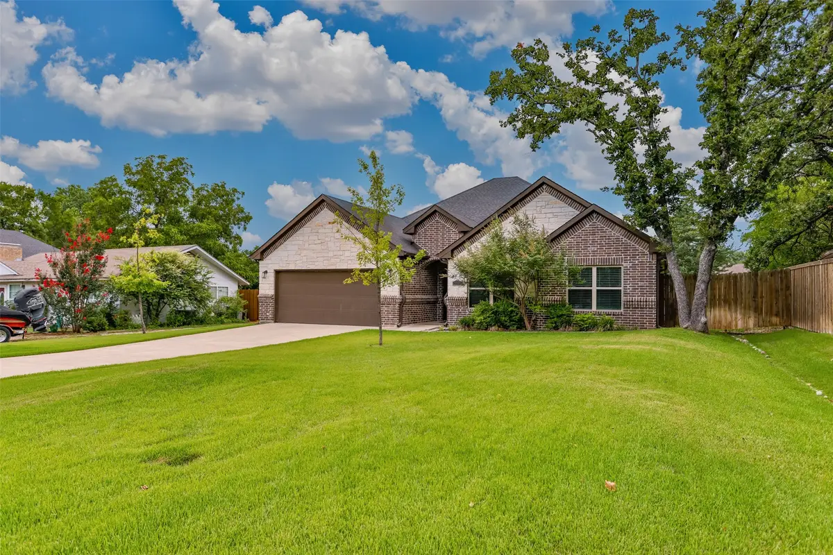 110 E Iriquois Drive, Lake Kiowa, TX 76240 - #1