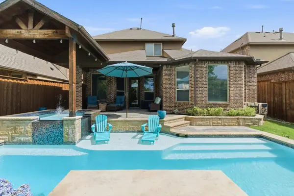 400 Ridgewood Drive, Lewisville, TX 75067