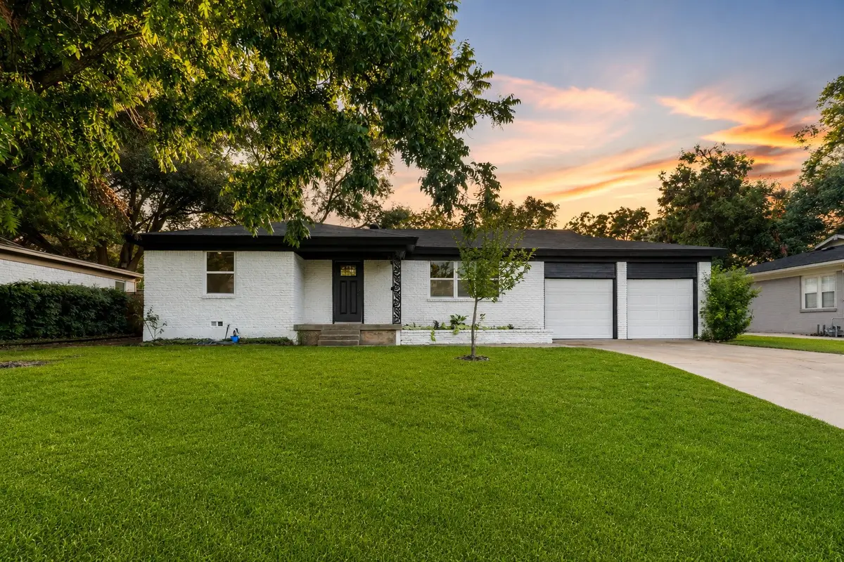 1026 Park Center Street, Benbrook, TX 76126 - #1
