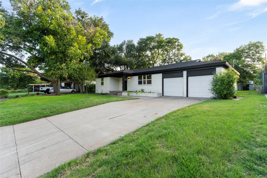 1026 Park Center Street, Benbrook, TX 76126 - #3