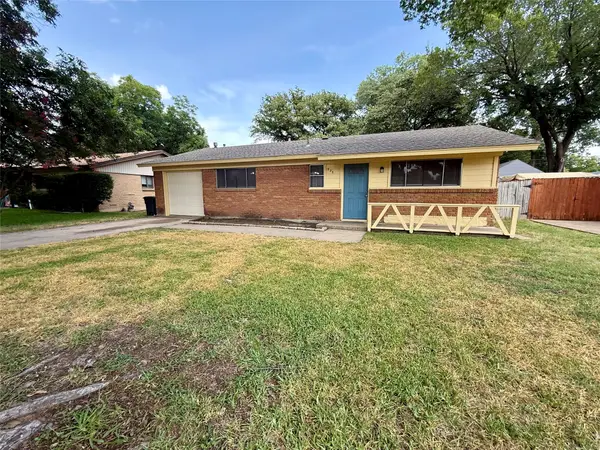 308 Simmons Drive, Hurst, TX 76053