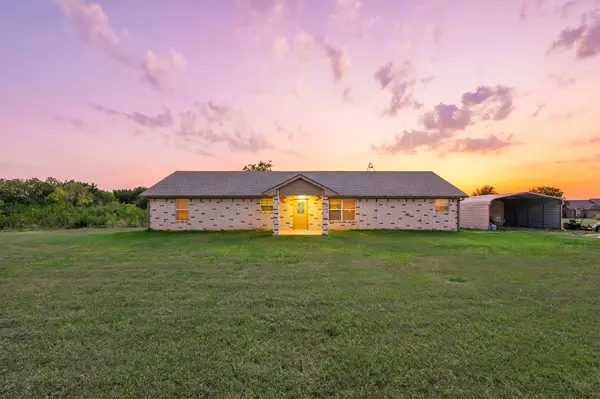 9888 NW County Road 2221, Barry, TX 75102