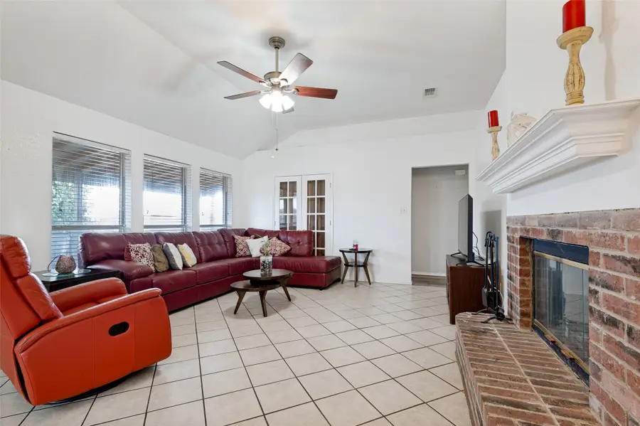 3155 Ponds Edge Trail, Grand Prairie, TX 75052 - #3