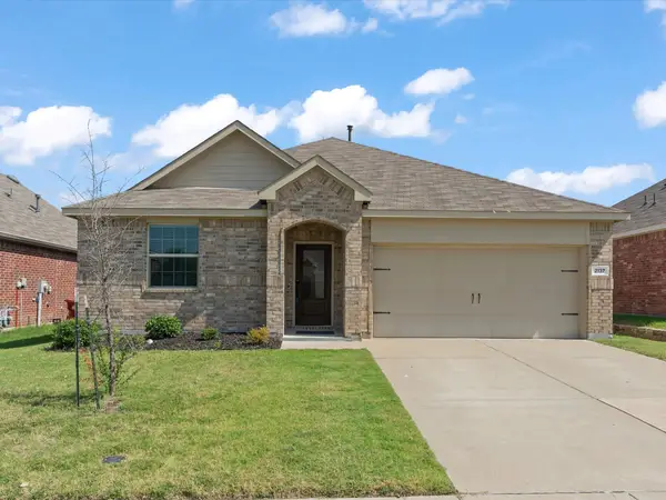 2137 Whispering Sage Boulevard, Royse City, TX 75189