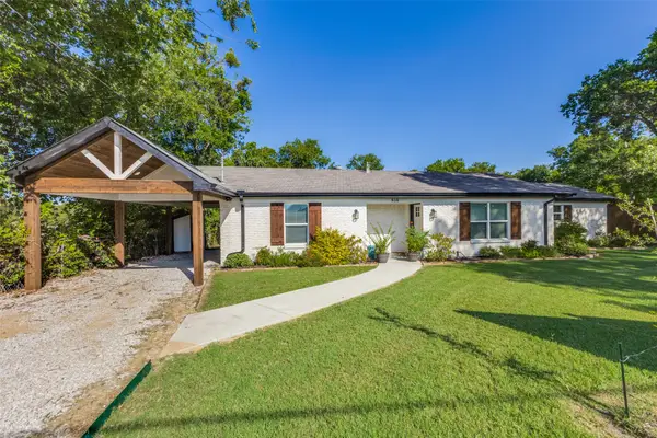 810 S Bois D Arc Street, Forney, TX 75126