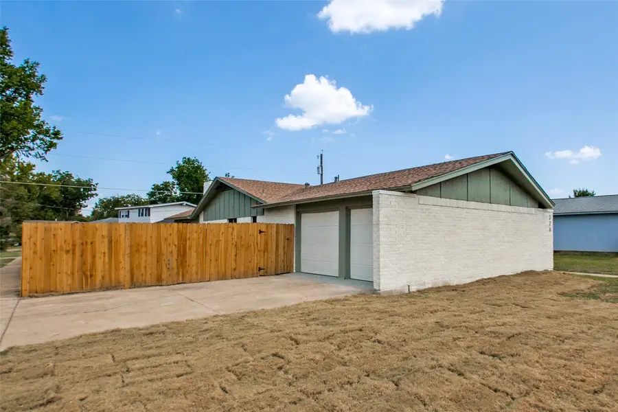 226 N Forest Crest Drive, Garland, TX 75042 - #2