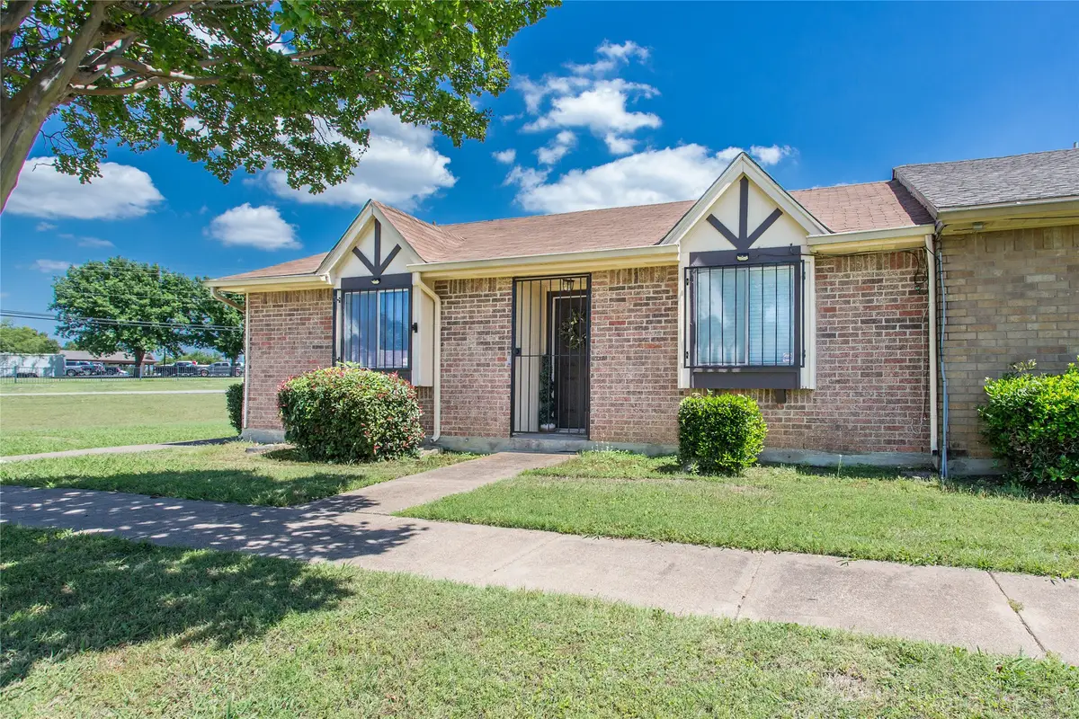 33 E Townhouse Lane #30, Grand Prairie, TX 75052 - #1