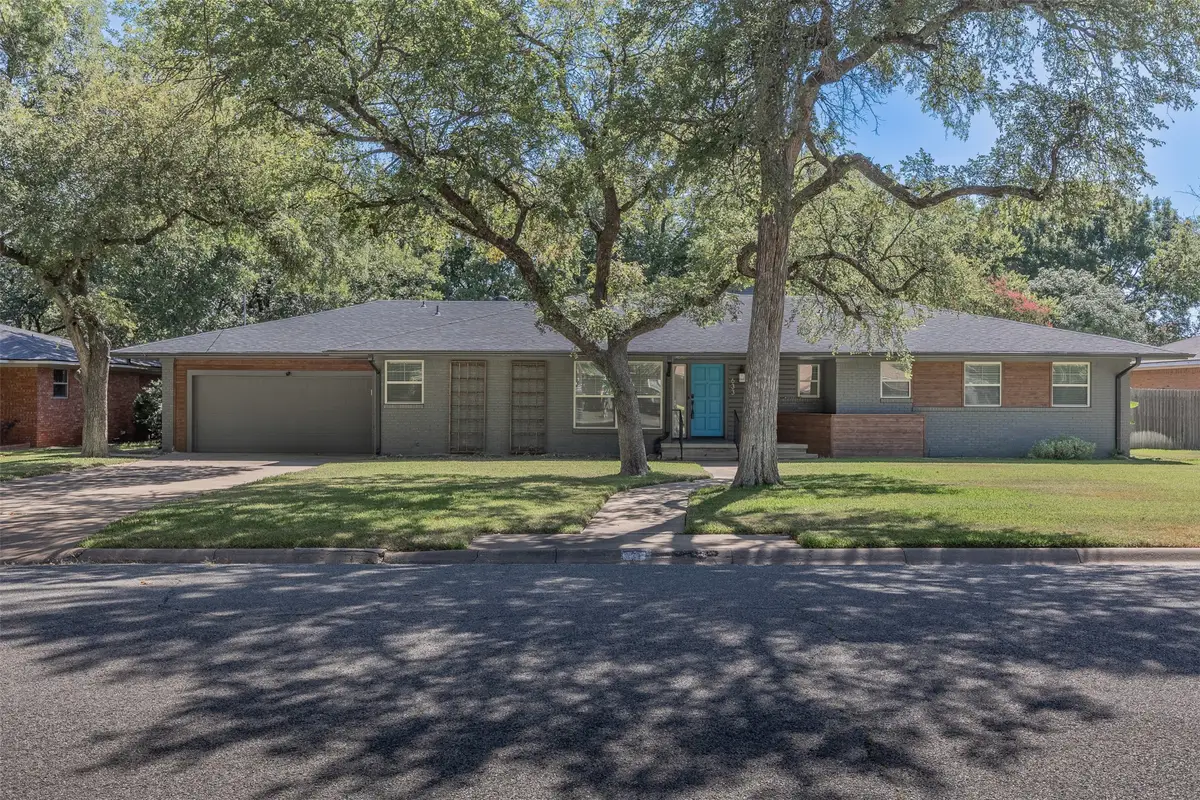 633 N Mckown Avenue, Sherman, TX 75092 - #1
