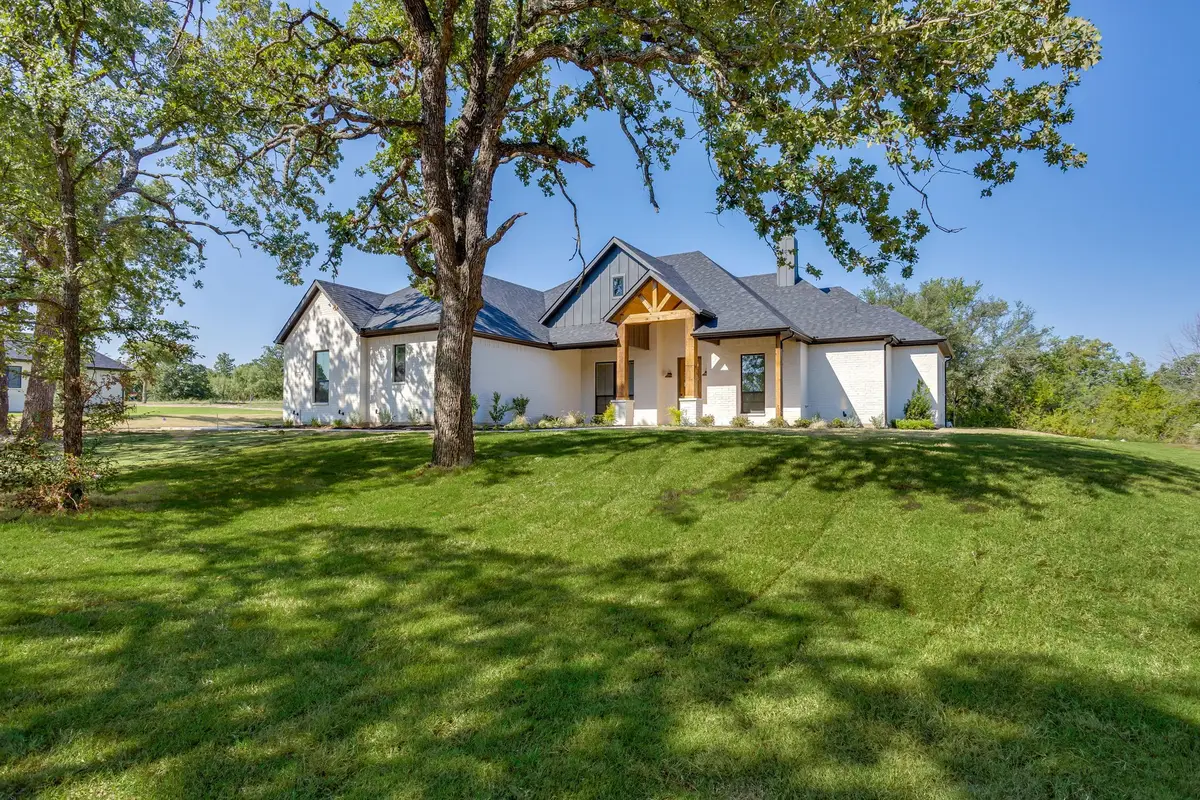 173 Oak Grove Way, Springtown, TX 76082 - #1