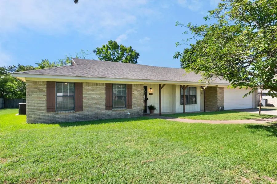 313 Wesley Dr., Corsicana, TX 75110 - #3