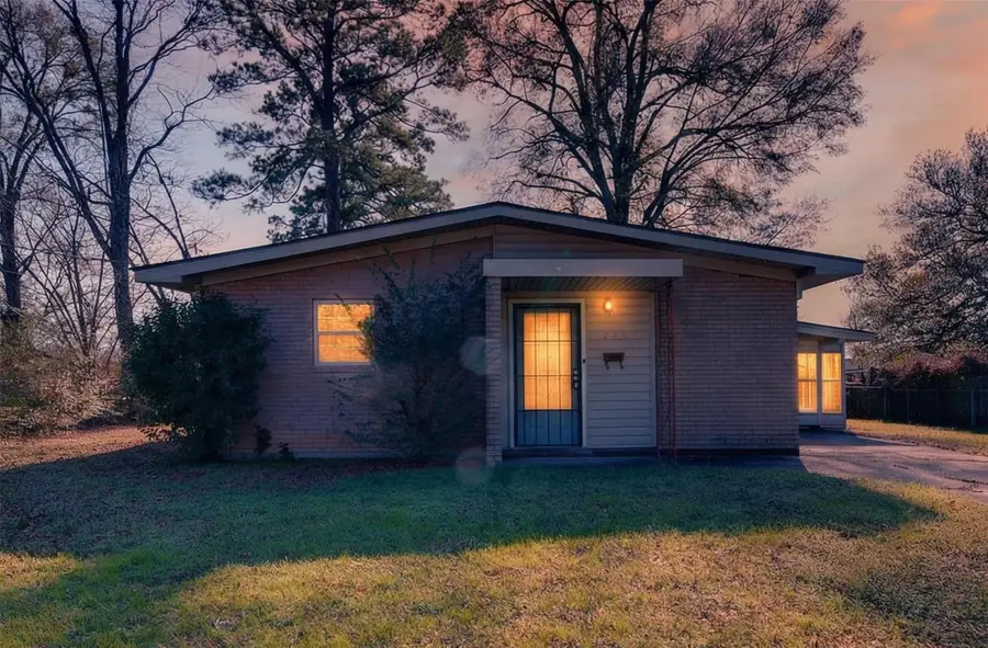 635 Browning Street, Shreveport, LA 71106 - #2