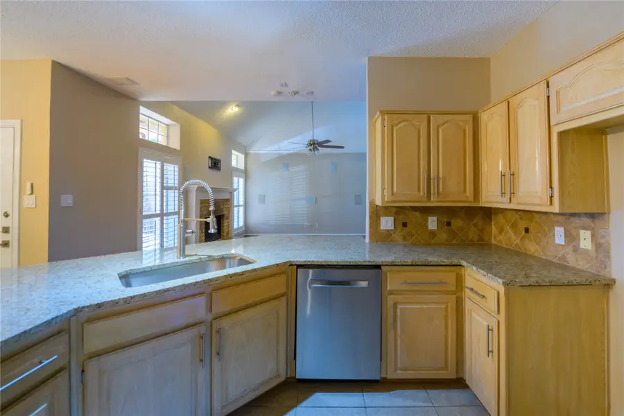 1812 Canoe Way, Carrollton, TX 75010 - #2