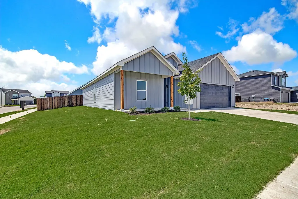 213 Marble Creek Drive, Fort Worth, TX 76131 - #1