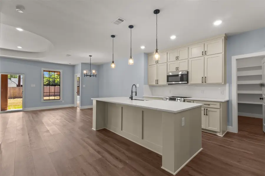 2618 Seevers Avenue, Dallas, TX 75216 - #3