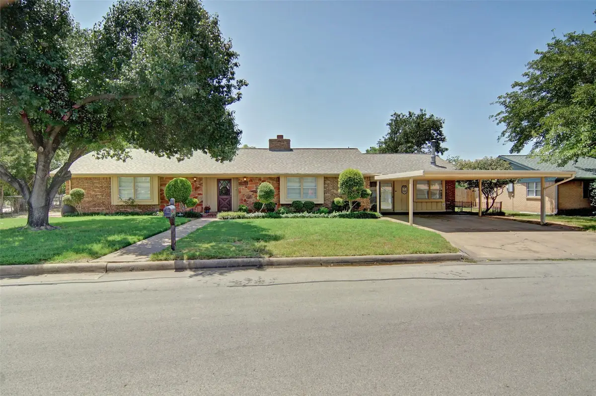 1706 Goodwin Drive, Mineral Wells, TX 76067 - #1