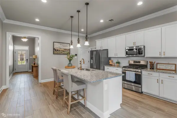 457 Mangrove Lane, Bossier City, LA 71111