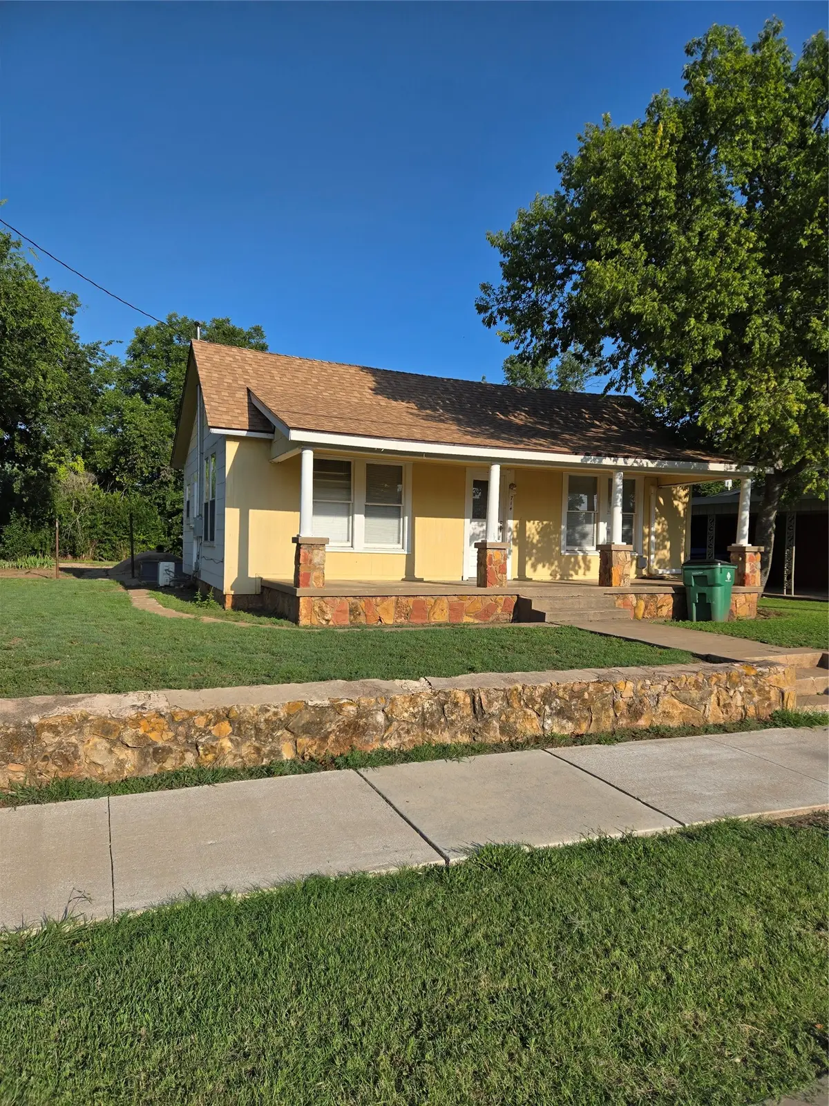 714 S Commercial Avenue, Coleman, TX 76834 - #1