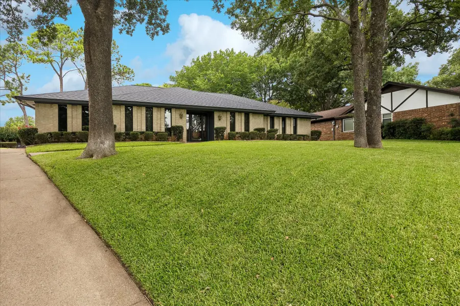 66 Lincolnshire Circle, Bedford, TX 76021 - #2