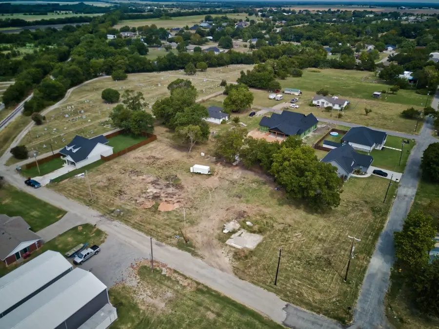 402 W Hunt Street, Leonard, TX 75452 - #3