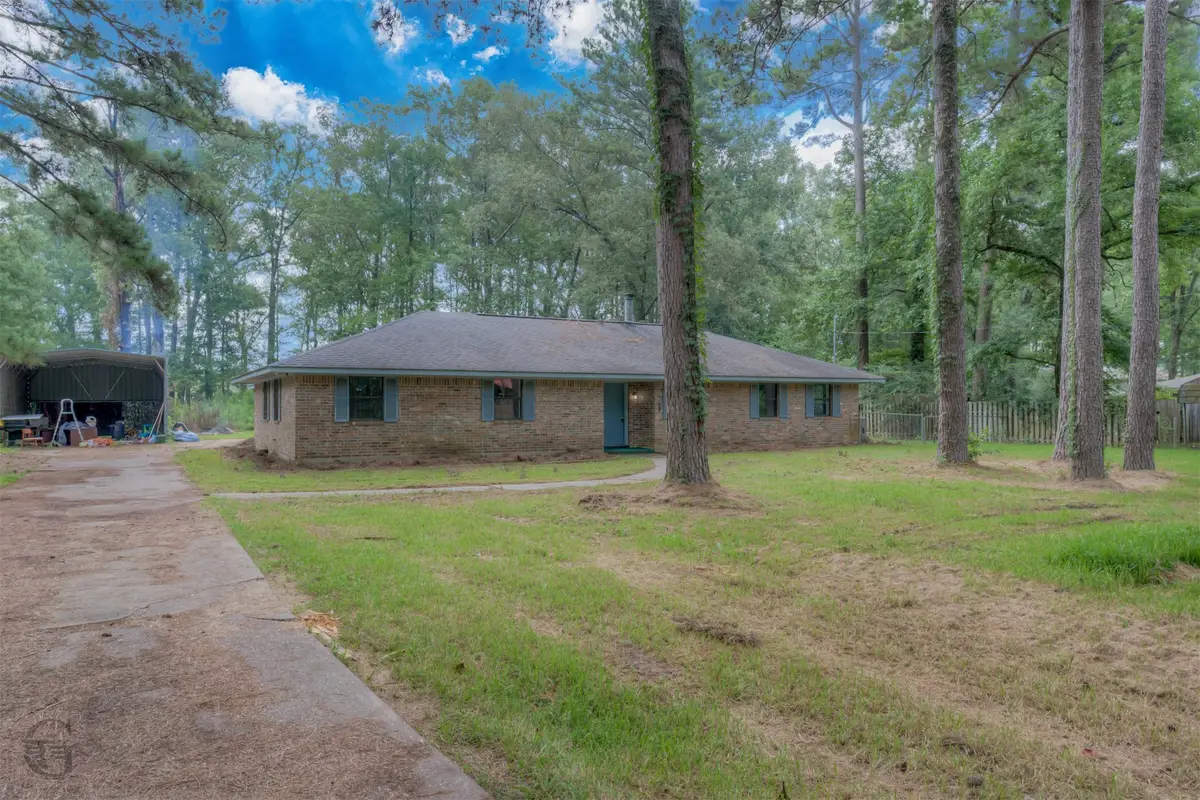 220 E Cloverleaf Drive, Haughton, LA 71037 - #1