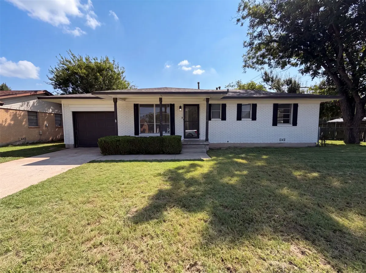 1213 S Ridgeway Drive, Cleburne, TX 76033 - #1