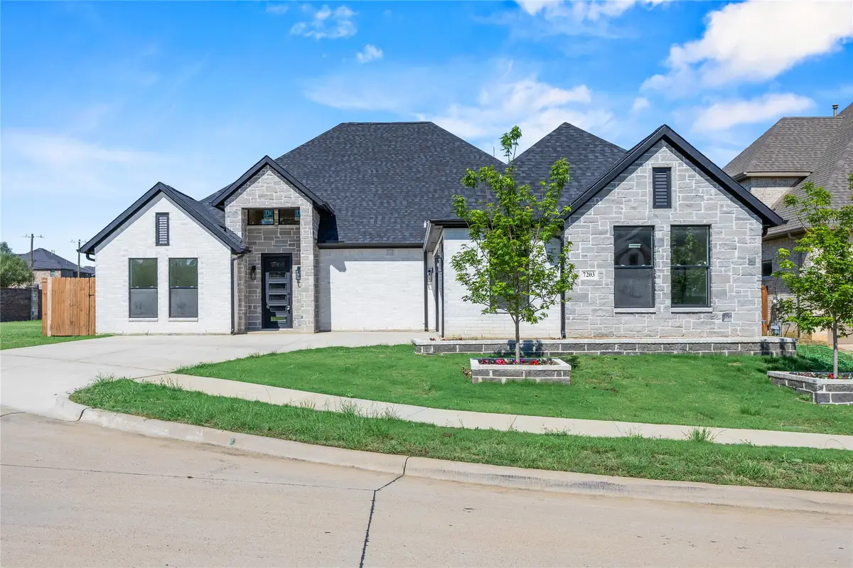 7203 Harris Place, Arlington, TX 76001 - #1