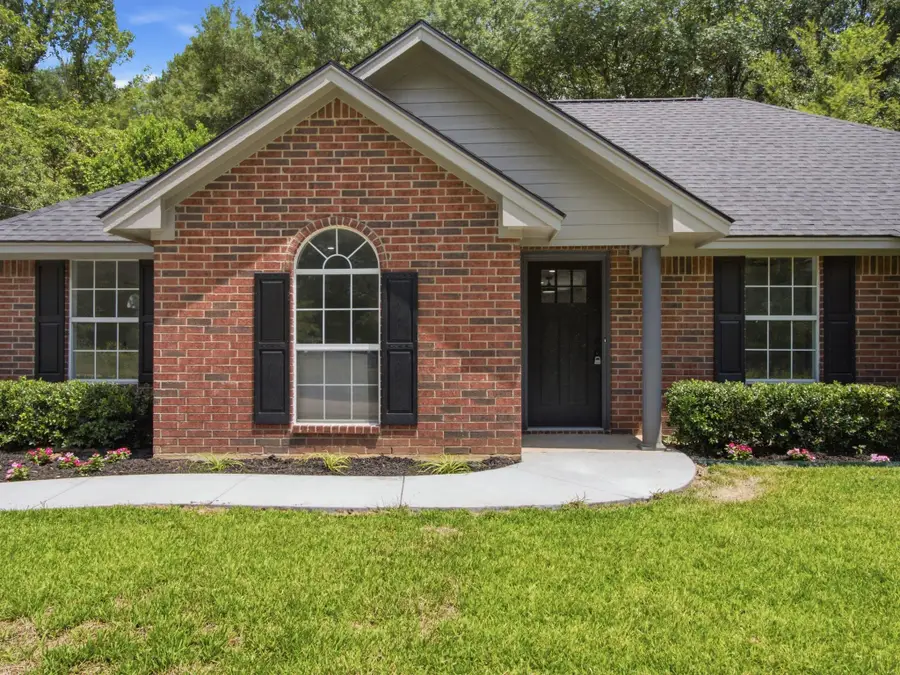 105 E Foggle Street, Athens, TX 75751 - #2