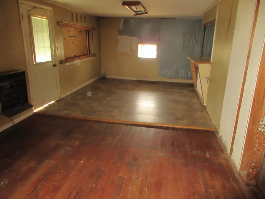 124 Sibley Street, Oil City, LA 71061 - #2