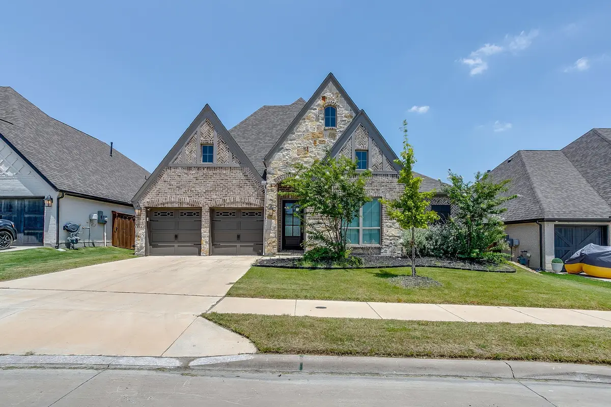 5729 Lake Jackson Drive, Fort Worth, TX 76126 - #1