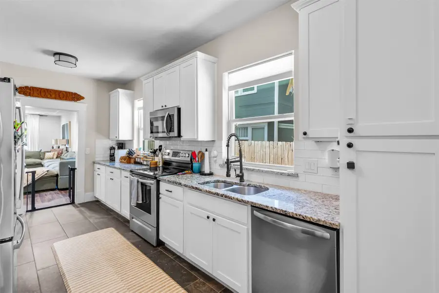 406 S Montreal Avenue, Dallas, TX 75208 - #3