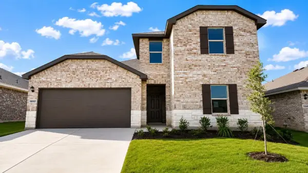 1052 Foxburg Drive, Fort Worth, TX 76131