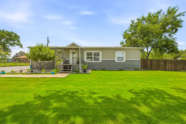 936 Apache Drive, De Leon, TX 76444