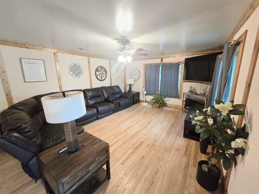 406 N Goliad, Runge, TX 78151 - #2