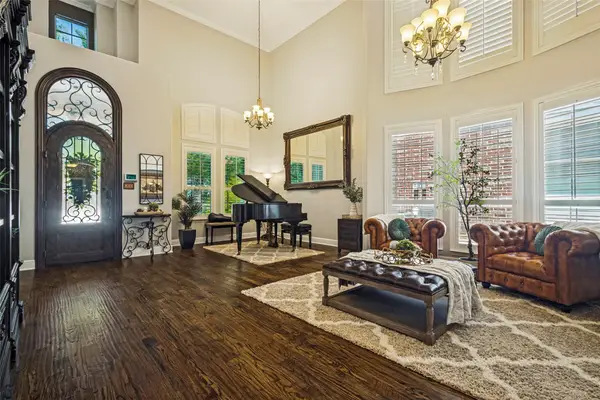8704 Wyatt Circle, Argyle, TX 76226
