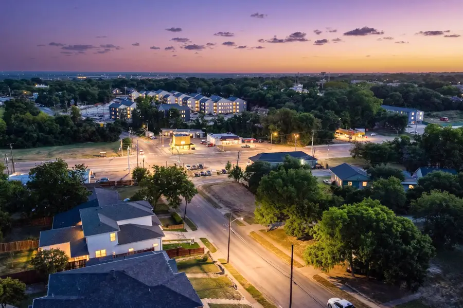 1735 E Waco, Dallas, TX 75216 - #2