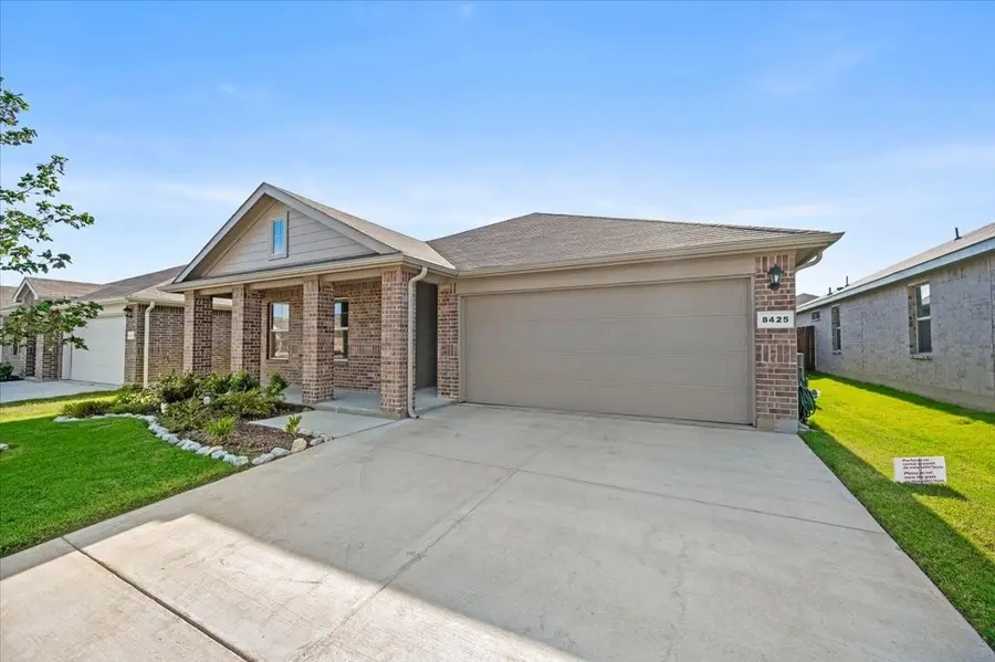 8425 Coffee Springs Drive, Fort Worth, TX 76131 - #2