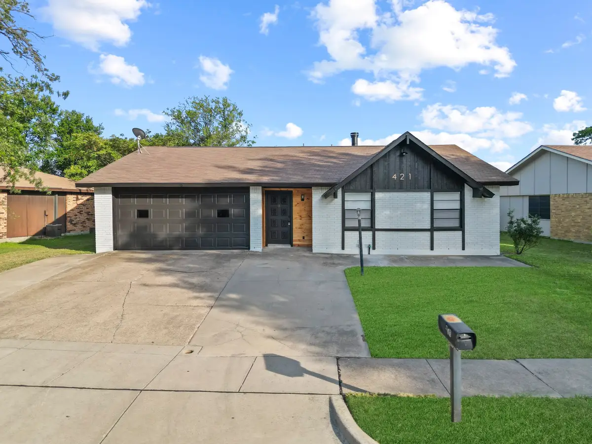 421 Parkvale Lane, Grand Prairie, TX 75052 - #1