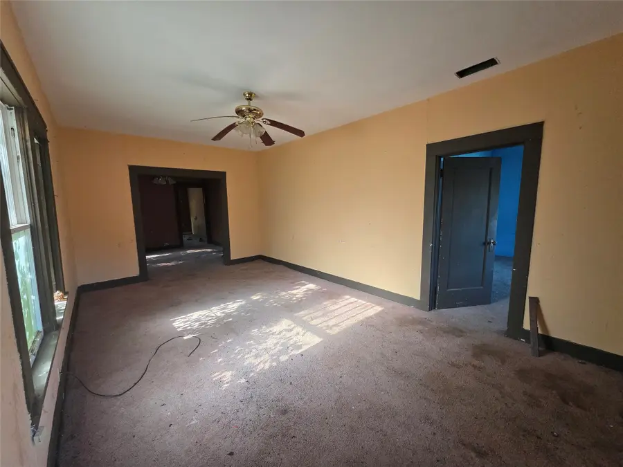 905 W Walker Street, Breckenridge, TX 76424 - #2