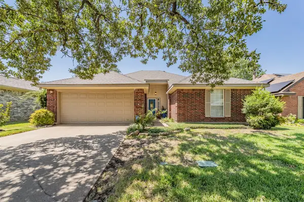 1108 Middlebury Lane, Euless, TX 76040