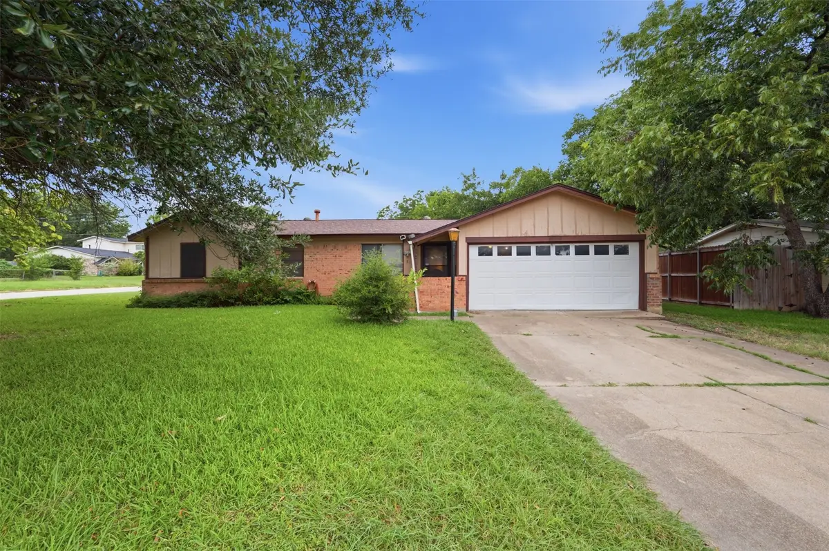 816 SW Sundown Trail, Burleson, TX 76028 - #1