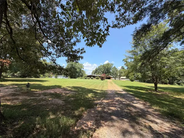 1398 Linton Road, Benton, LA 71006
