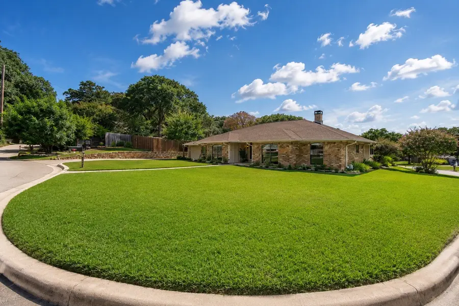 3403 Sunset Oaks Street, Dalworthington Gardens, TX 76016 - #2