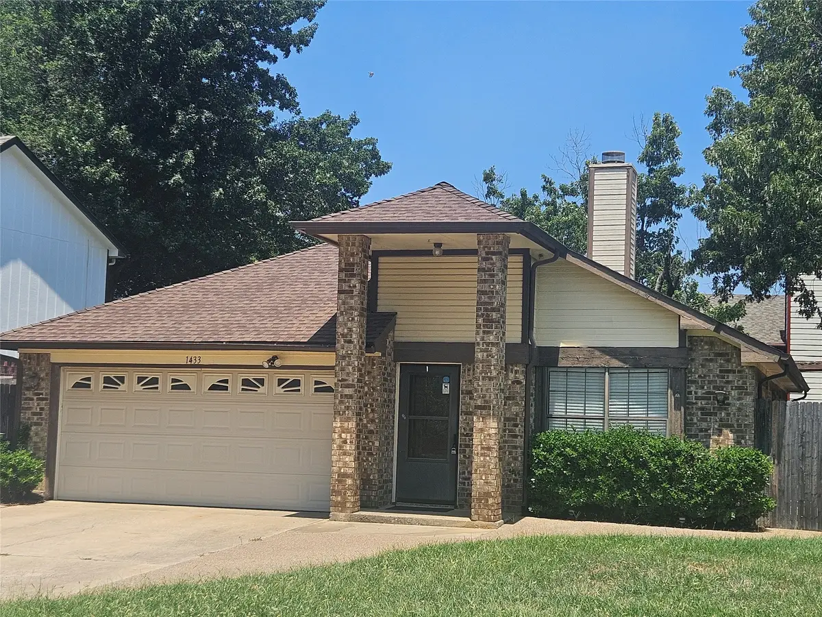 1433 Thistlewood Lane, Grapevine, TX 76051 - #1
