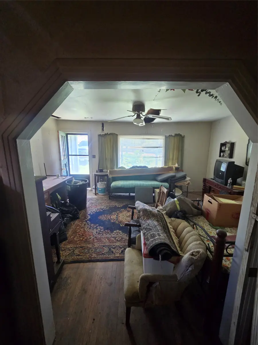 806 S Brazos Street, Weatherford, TX 76086 - #3