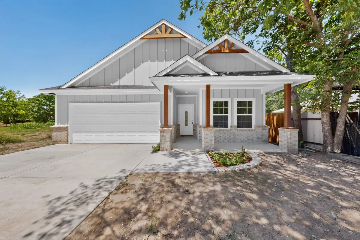 1008 W Crockett Street, Ennis, TX 75119 - #1