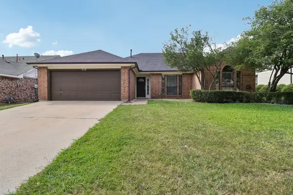 519 Kessler Street, Grand Prairie, TX 75052