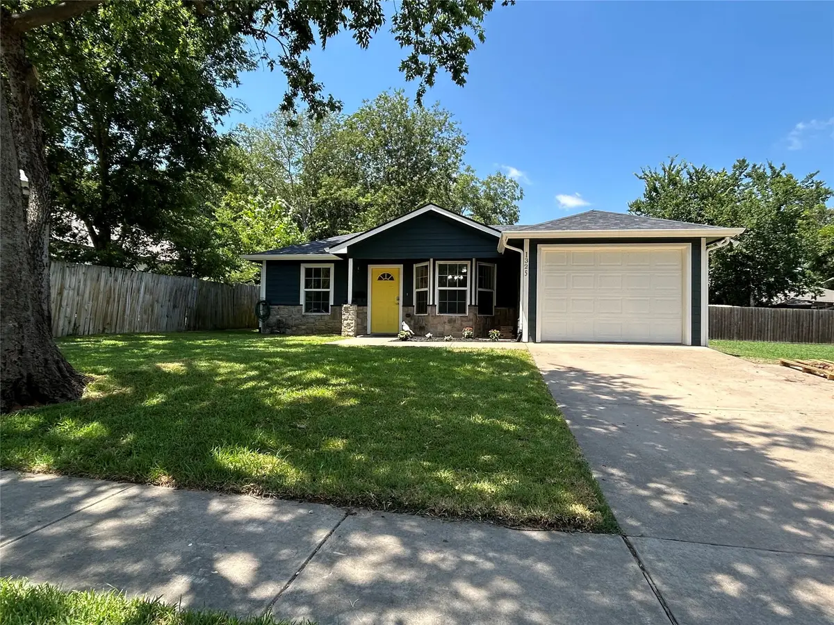 1325 E Jones Street, Sherman, TX 75090 - #1