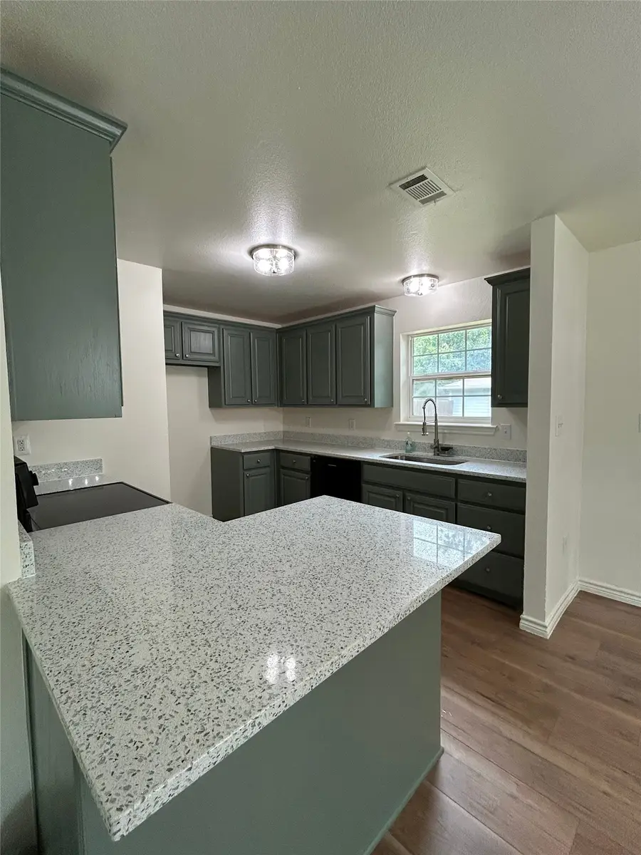 1325 E Jones Street, Sherman, TX 75090 - #2
