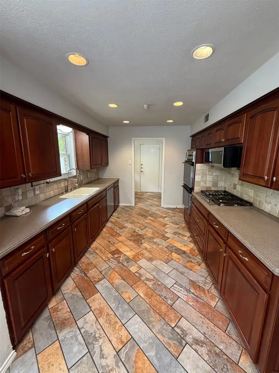 8839 Sweetwater Drive, Dallas, TX 75228 - #2