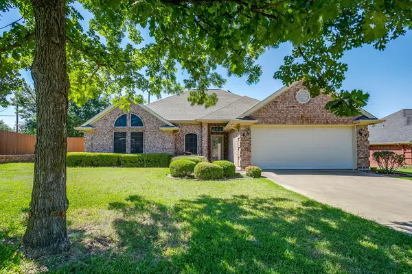 1509 Oak Tree Circle, Weatherford, TX 76086